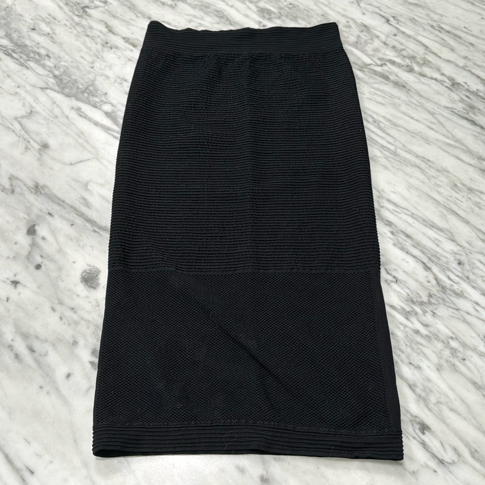 Bcbg body contour skirt